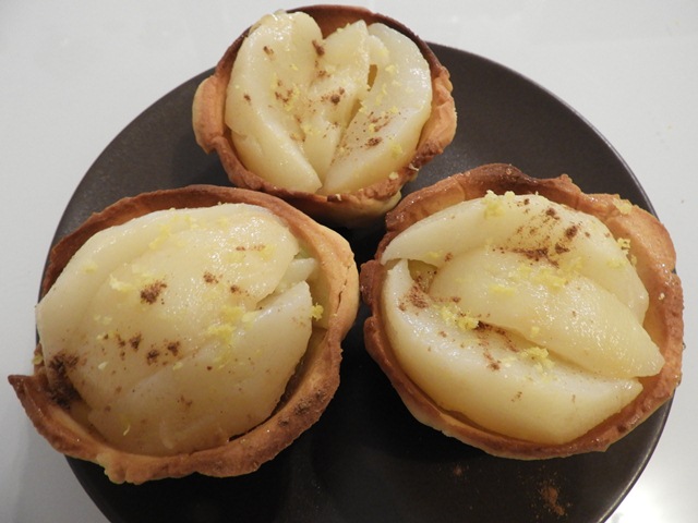 Tartelettes pommes, poires et crème à la menthe